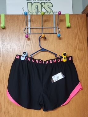 Under Armour Black Shorts w Pink Trim and Branded Waistband womens xxl number 99